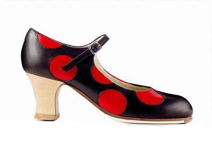 Lunares. Custom Begoña Cervera Flamenco Shoes